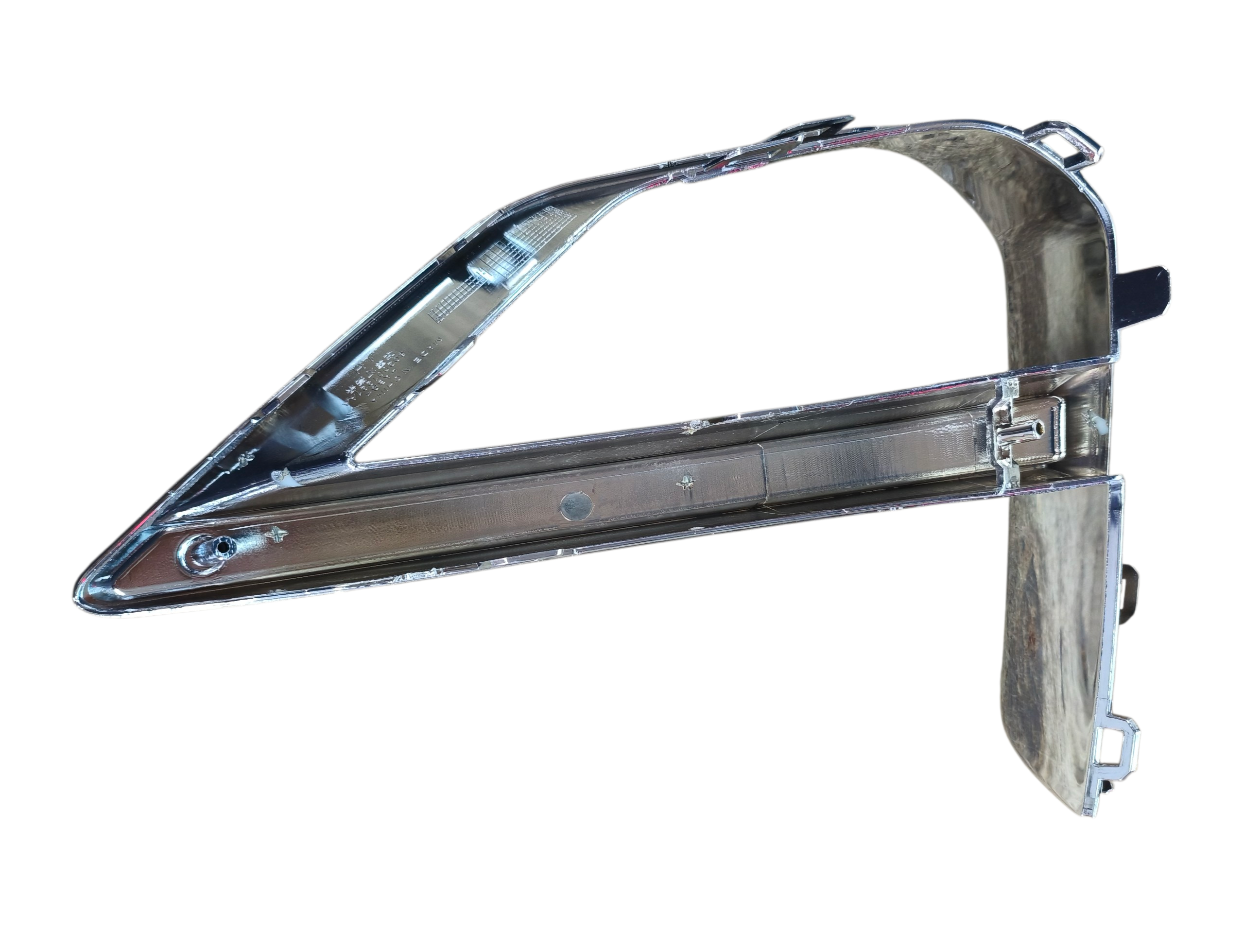 BISEL NEBLINERO DEL IZQ CROM&nbsp;TIGGO&nbsp;8&nbsp;PRO