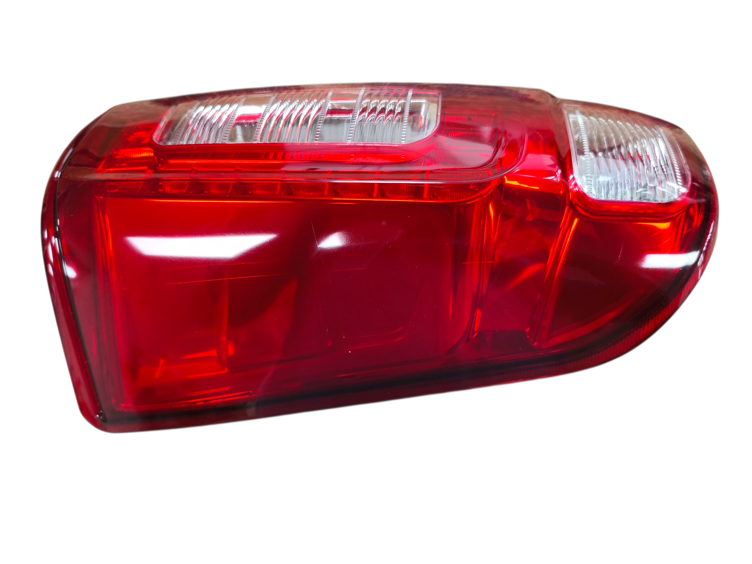 FOCO TRASERO IZQ WINGLE 6 2.4