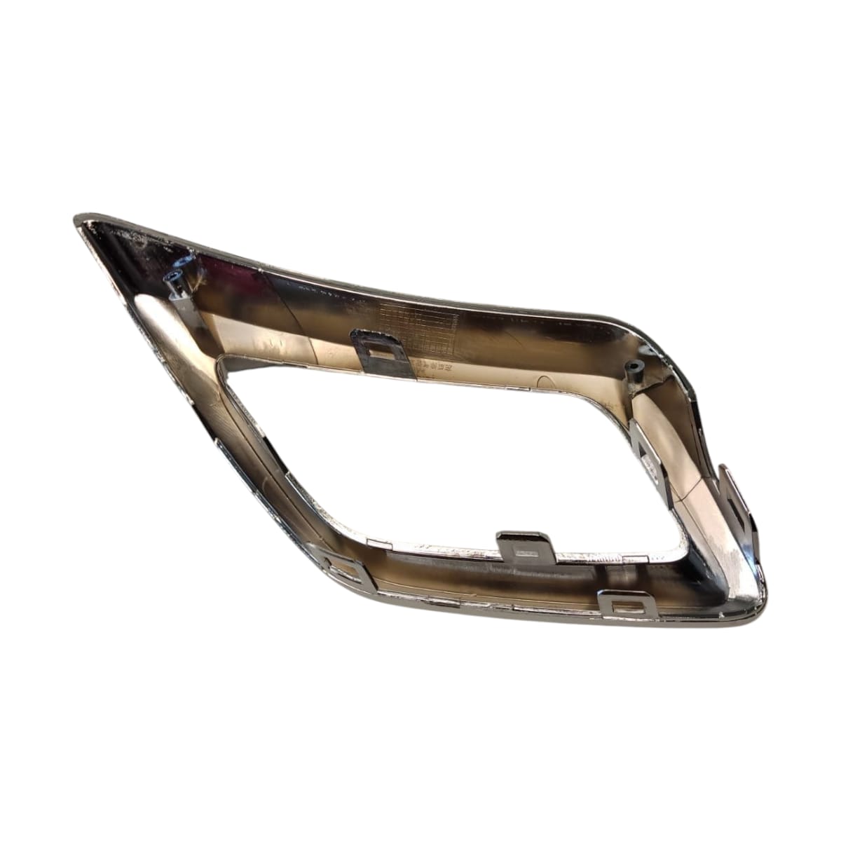 BISEL CROMADO PARACHOQUE TRA IZQ 2