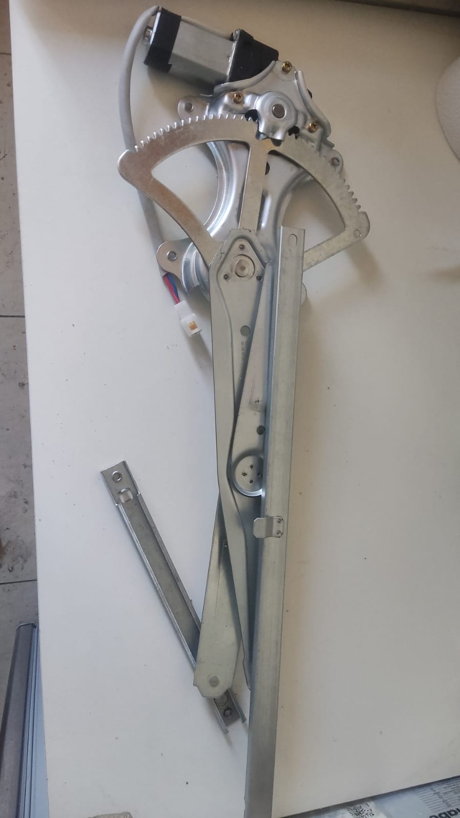 CREMALLERA ALZA VIDRIO ELECT.DEL.DER,1,6,TIGGO-NEW TIGGO-TIGGO 3 COMPL,