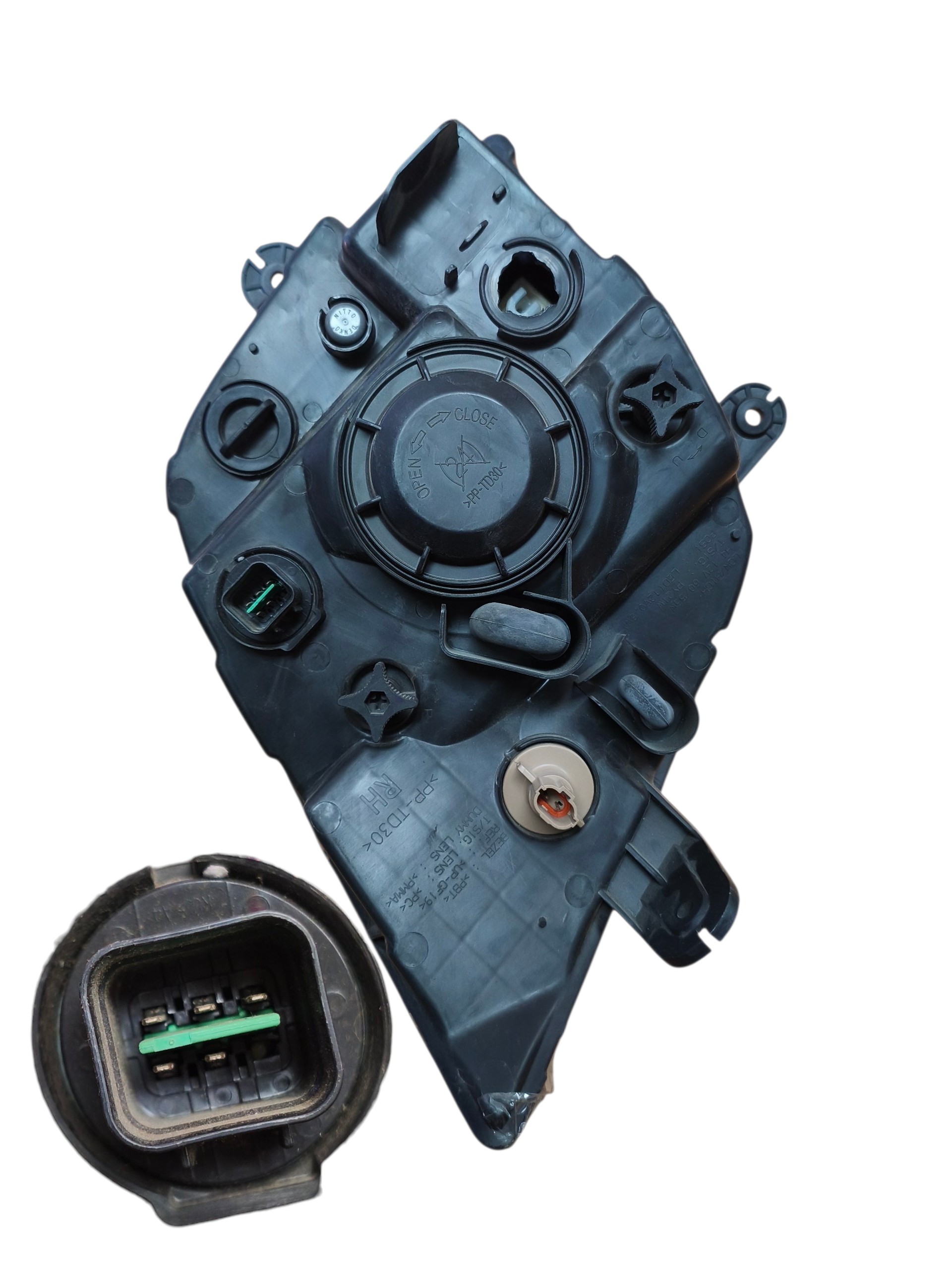 OPTICO DERECHO 2.5 V80 ESCOLAR/CARGO MAXUS 2